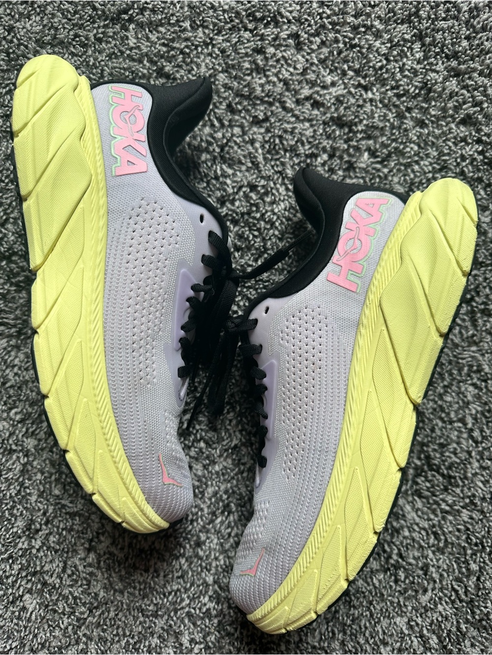 HOKA Women's AHARI 7 Stability Shoe in Starlight Glow Yuzi Size 7.5